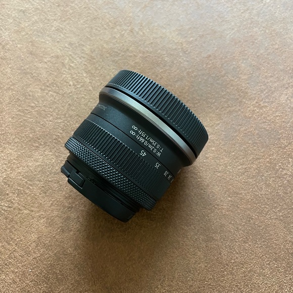 Canon RF-S18-45mm F4.5-6.3 Lens - Picture 2 of 10